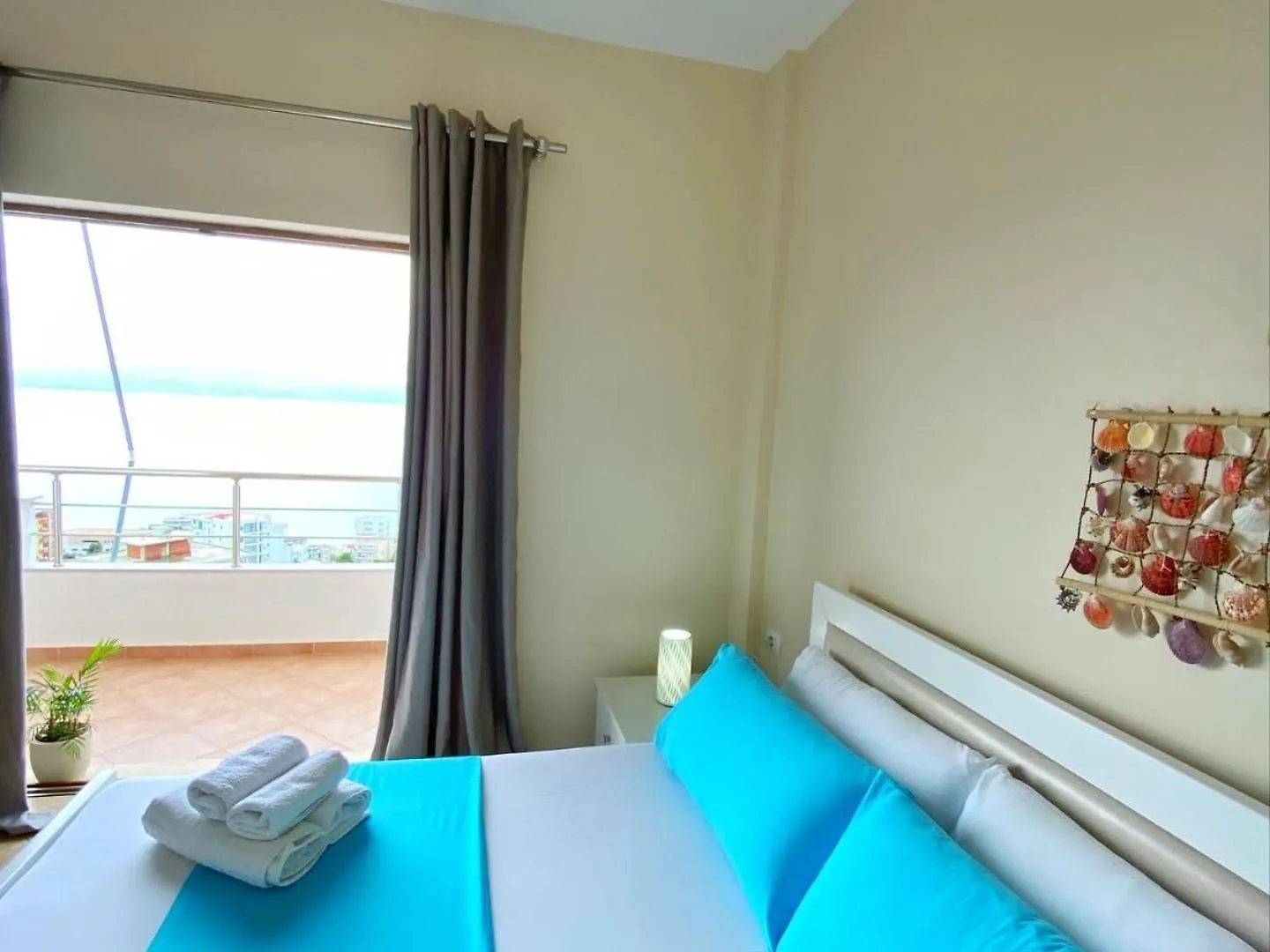 סרנדה Brunas Apartments