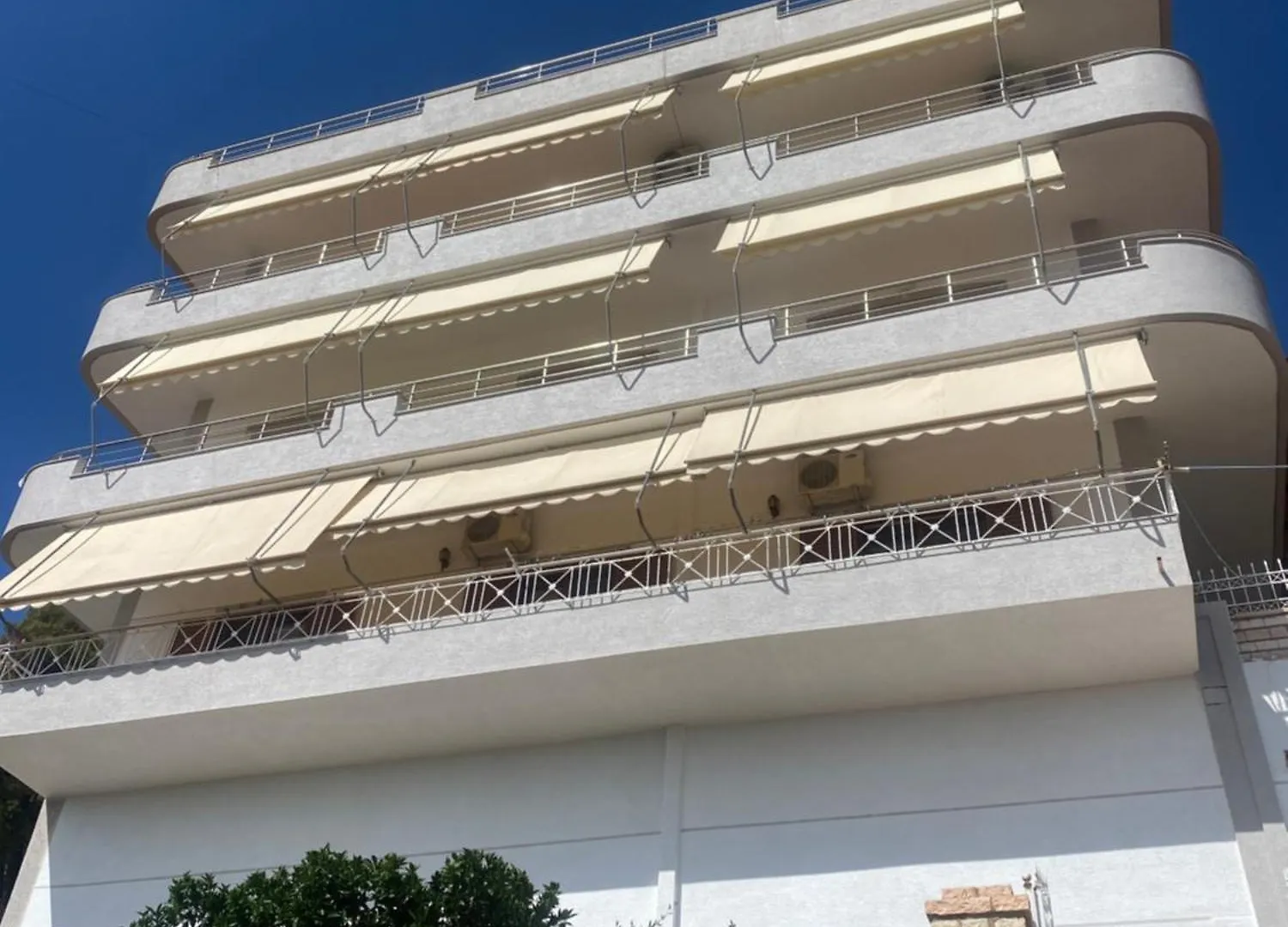 סרנדה Brunas Apartments