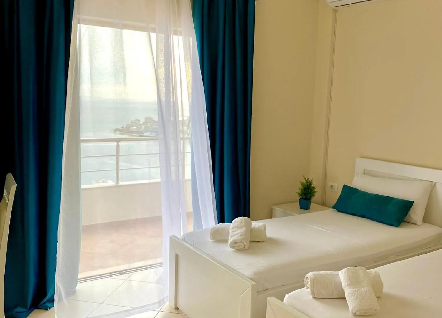 סרנדה Brunas Apartments אלבניה
