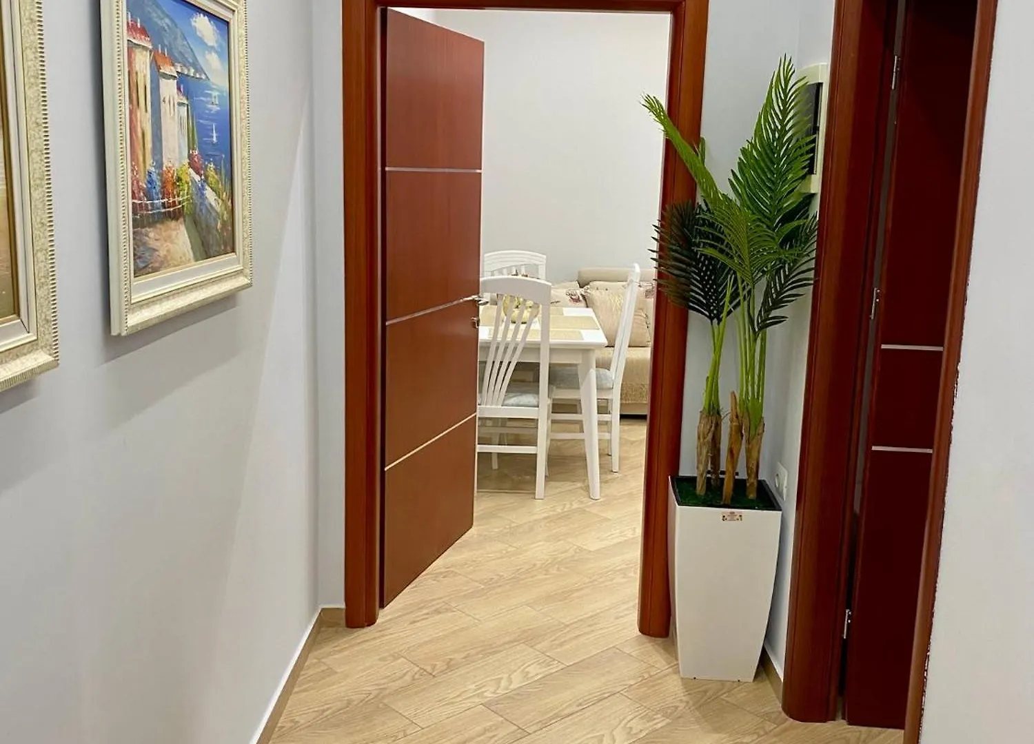 סרנדה Brunas Apartments