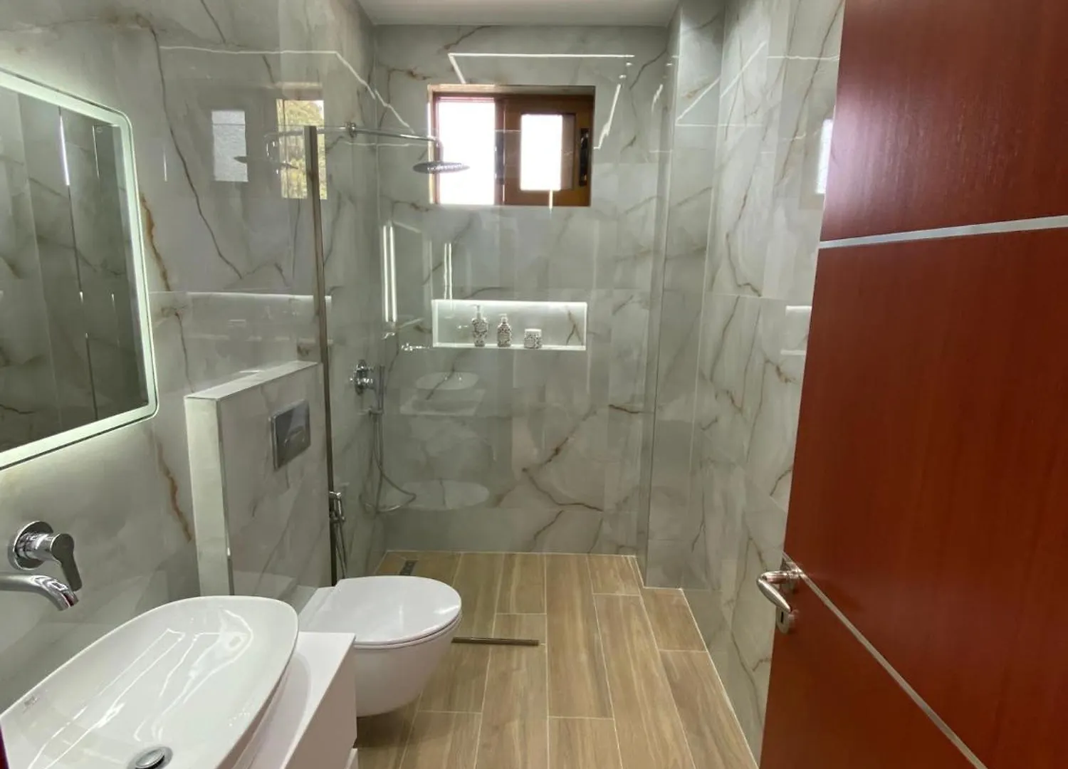 סרנדה Brunas Apartments