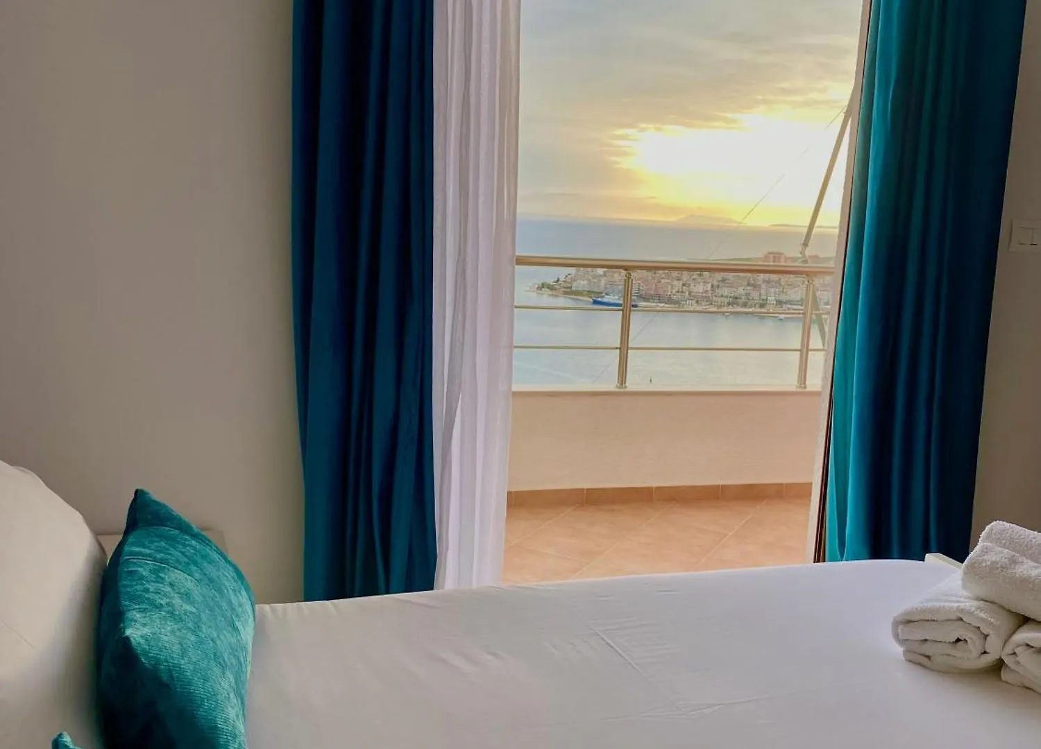 סרנדה Brunas Apartments אלבניה