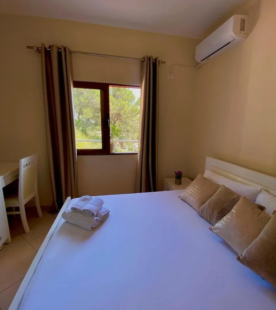 סרנדה Brunas Apartments